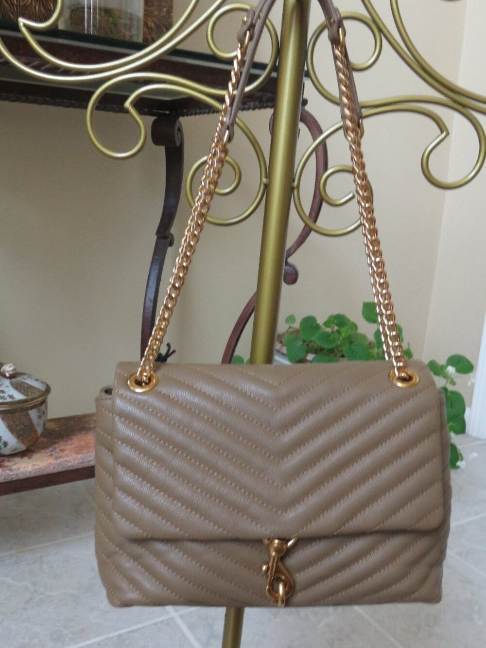 Rebecca Minkoff women's purse / crossbody